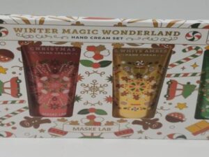 MASKE LAB WINTER MAGIC WONDERLAND LIP BALM SET.