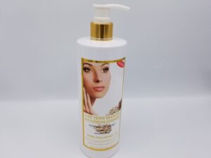 An image of a bottle of Lait Teint Diamant Glutathione Strong Whitening Lotion - 500 ml with a white background.